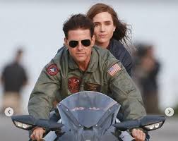 Después de más de 30 años de servicio como uno de los mejores aviadores de la armada, pete mavericks mitchel (tom cruise) se encuentra dónde siempre quiso estar. Top Gun Maverick Asi Es Su Primer Trailer Y Nostalgico Poster