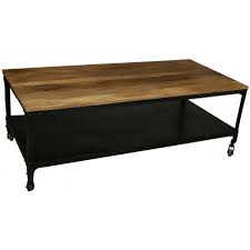 Une table basse à roulettes est idéale lorsque vous êtes amené à la déplacer régulièrement. Table Basse Industrielle A Roulettes En Bois Movea 3 Suisses