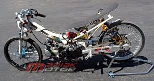 Modifikasi supra fit 2004 2005 2006 2007 lama new airbrush drag via modifikasiimotorr.blogspot.com. Modifikasi Honda Supra X 125 Dragbike Kencang Di Bebek 4t Tu 130 Cc Portal Sepeda Motor Dan Seluruh Aspeknya