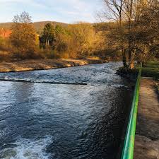 Schwarzach) is a river in the south moravian region of the czech republic. Reka Svratka Reka Svratka Splav S Koucem Na Ceste Facebook