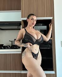 Amaretto Hammer - Free nude pics, galleries & more at Babepedia