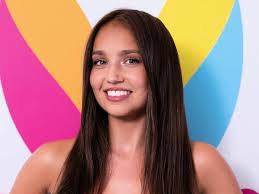 Amber Love's Instagram, Twitter & Facebook