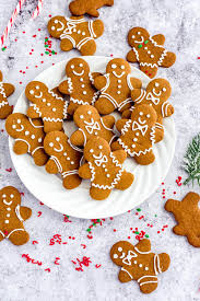 Perfect for the holidays, grab your cookie cutter! Easy Gingerbread Cookies Recipe Queenslee Appetit