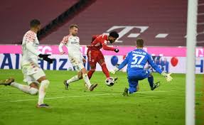 Bayern münih ise sezonun bitmesine 3 hafta kala 71 puanla liderliğini sürdürdü. Bayern Retain Top Spot With Comeback 5 2 Win Over Mainz Sports China Daily