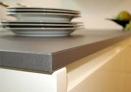 kuchenplatten aus dem mineralwerkstoff cristalite lassen fast keine wunsche offen sie sind hygienisch robust besitzen ei metzgerei arbeitsplatte kuche kuche