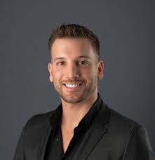 Andrew Stiles's Instagram, Twitter & Facebook