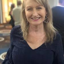 Leisa Thomas-Lark (@leisathomaslark) • Instagram photos and videos