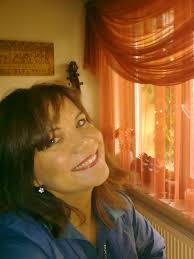 Być wiernym Jestem wierny, bo tak się umówiliśmy. Dzięki temu mogę patrzeć  w lustro i widzieć w nim człowieka dotrzymującego słowa. Jestem wierny, bo  moja partnerka daje mi to, czego potrzebuję. Jest