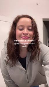 grey scuba > black scuba (in the oversized crop ofc) = best purchase all  year #lululemon #lululemonscuba #scuba #scubahalfzip