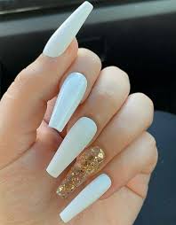 Preparations for pink and white acrylic nails. Charming White Nail Designs For Your Next Trip In 2020 Stylesmod In 2020 White Acrylic Nails Long Acrylic Nails Swag Nails