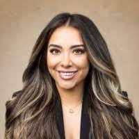 Yanelly Cruz's Instagram, Twitter & Facebook