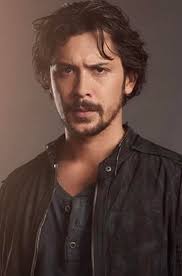 Just gotta say I'm Loving Bellamy with facial hair : r/The100
