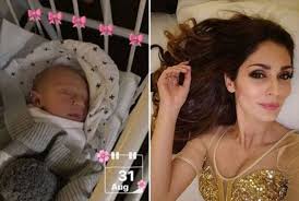 This Actress Of Akshay Kumar Became Mother Gave Birth To A Daughter Newstrack English 1 Akshay kumar with wife twinkle khanna and hrithik roshan with his kids spotted at juhu pvr, mumbai.