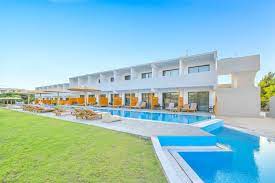 In addition, there is a large outdoor swimming pool for adults. Evita Mare Alexandria Club Ck Alexandria