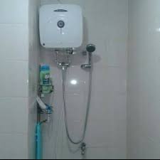 Harga ariston water heater slim 20. Paket Hemat Water Heater Ariston 10 Liter Plus Instalasi Luar Shopee Indonesia