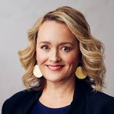 Mandy Hixon's Instagram, Twitter & Facebook