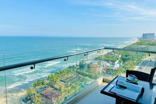 Yarra Ocean Suites Danang