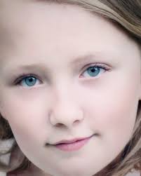 Can you photoshop people out of a photograph?