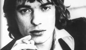 Den blaserte tenåringens bråmodne debut