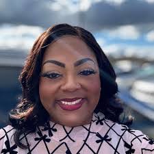 Cassandra Abrams's Instagram, Twitter & Facebook