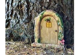 Step by step ideas and fairy garden kit ideas to make your whimsical garden. Fairy Doors Mini Fairy Garden World