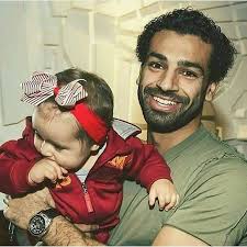 بو صلاح وبنته مكه اللي بيحبه يدوووس لاييك Mohamed Salah Salah Mo Salah