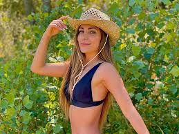 Stunning FA Cup WAGs - Gallaghers model to Croatian Shakira - Daily Star