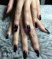 Vous voulez suivre la tendance et obtenir des ongles longs et forts rapidement? Photos Pose Faux Ongles Et Pose De Vernis Semi Permanent Colette Prothesiste Ongulaire A Nice