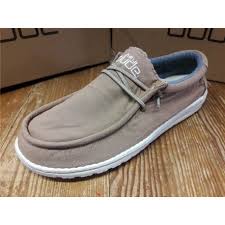 Le principe de dude est de prendre les chaussures classiques, les restructurer et leur donner un nouveau design en utilisant leur. Chaussures Homme Wally Dude Atmosphere Gap