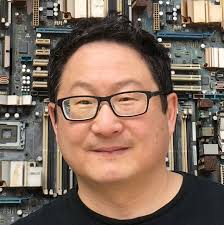 Evan Hu's Instagram, Twitter & Facebook