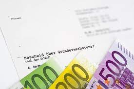 Bei kapitalgesellschaften entsteht grunderwerbsteuer insbesondere dann, wenn 95 % der anteile sich unmittelbar oder mittelbar in einer hand vereinigen. Grunderwerbsteuer Von A Z Was Sie Wissen Mussen