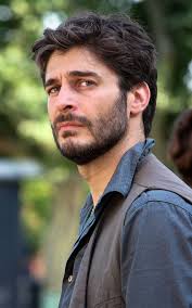 Lino guanciale è ormai diventato un volto ben noto e, soprattutto, amato della televisione italiana. Lino Guanciale E La Casa Di Famiglia Quella Vera