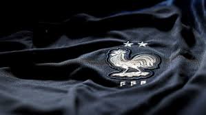 Un maillot doux et résistant pour les fans de la france. Equipe De France Faire Broder Une Deuxieme Etoile Sur Son Maillot Est Ce Legal