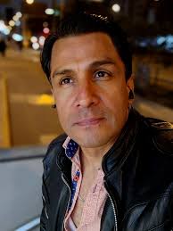 Defiende con firmeza las causas justas y encontrarás de manera inequívoca  que la razón e integridad te acompañan. 😉