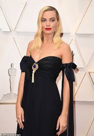 For prince harry and his wife meghan, it's far more complicated. Margot Robbie Rucken Megxit Und Ladt Meghan Und Harry Zum Abendessen In Los Angeles Aktuelle Boulevard Nachrichten Und Fotogalerien Zu Stars Sternchen