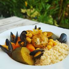 Couscous De La Mer Super Light Aux Boulettes De Poisson Et Moules Recette Couscous De La Mer Boulette De Poisson Recettes De Cuisine
