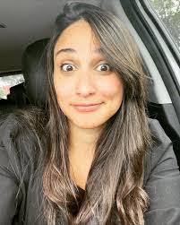 Elisa Babb's Instagram, Twitter & Facebook