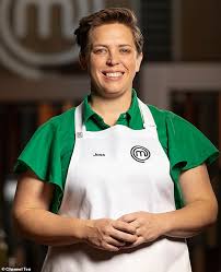 We are here to come up with a new post update regarding masterchef australia 2021 s13 start time premiere date first look spoiler schedule time and we will be coming up with all possible updates. Masterchef Australia Contestant Reveals The Hardest Part Of Being On The Show Ali2day