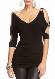 Cute Top I Love The Cutouts On The Sleeves And Shoulders And The Clingy Look Of The Torso Blusas Bonitas Ropa Blusas