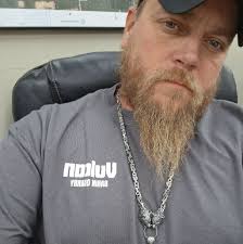 Did people forget that flashing headlights means warning you about a cop  ahead!? Like there are some people out here that still are warning others  or did we quit doing that? |