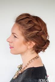 Learn how to do this quick and easy hair tutorial for a messy updo look that's great for everyday!want more hair tutorials? My Quick Everyday Curly Hair Updo Hair Romance