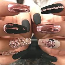 Black And White Striped Stiletto Nails 35 Cool Designs For Black And White Nails You Won T Resist Gold Nail Art Almond Nails Designs Coffin Nails Designs