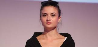 Na natáčení seriálu je potřeba potrénovat krátkodobou paměť. Eva Josefikova Se Vznasela Ve Stavu Beztize Do Kosmu Se Ji Ale Nechce Tyden Cz