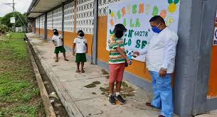 En francia, doce millones de niños volvieron a las aulas este lunes bajo medidas sanitarias y de seguridad máximas, como por ejemplo, el uso pienso en ustedes que retornan hoy a clases, escribió el presidente francés, emmanuel macron, en un mensaje dirigido a los jóvenes y publicado. Clases Presenciales En Colegios Desde El 19 De Abril En El Peru