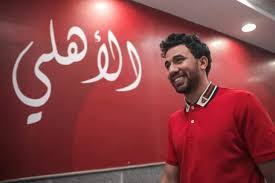 وجه محمود حسن تريزيجه لاعب فريق أستون فيلا الإنجليزي التهنئة لناديه الأسبق الأهلي بعد فوزه بلقب كأس السوبر الإفريقي. Mquyeaymnoesum