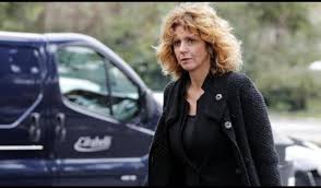 Barbara lezzi è stata oggetto di diverse polemiche negli scorsi anni: Jeqltkgztrkzbm