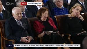 Dagmar havlová (nacida dagmar veškrnová el 22 de marzo de 1953 en brno , checoslovaquia ) es una actriz checa. Dagmar Havlova Prisla Bez Usmevu Zemanuv Projev Ji Viditelne Nudil Expres Cz