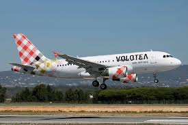 Iata cateva trucuri care te vor impiedica sa platesti prea mult. File Volotea Airbus A319 111 Ei Fmv Jp8565517 Jpg Wikimedia Commons