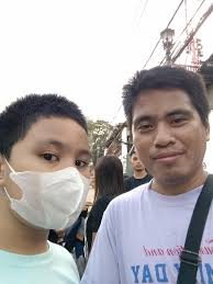 Anybody else had this issue, my exp gauge has gone full circle yet I didn't  level up, my better half started a couple of weeks after me and is nearly  at level