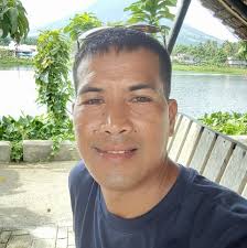 Who is a recommended tour guide in Albay for Daraga Church & Ruins?